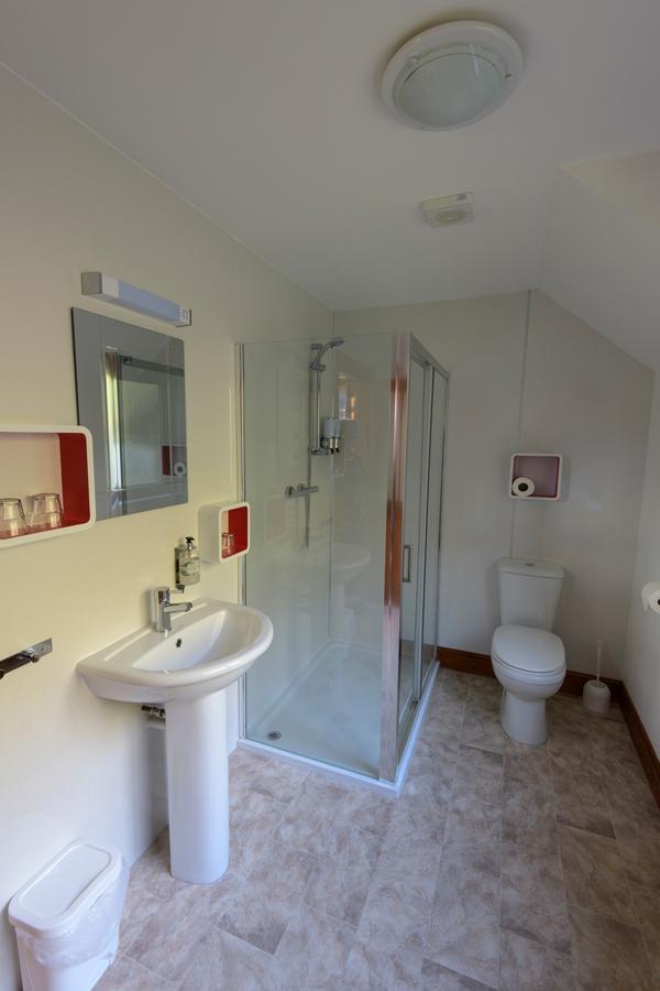Bracarina House Bed & Breakfast & Caledonian Studio Invermoriston Exteriör bild
